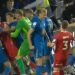 Inicio caliente en el Championship: gol en el último minuto, festejo a la hinchada y piñas entre los jugadores