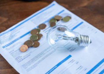 Usuarios denuncian aumentos ilegales en las facturas de electricidad