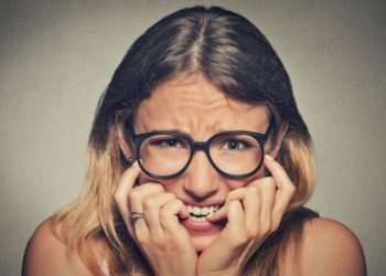 ¿Lo sabías? Esta es la razón por la que muchas personas se comen las uñas, según la psicología