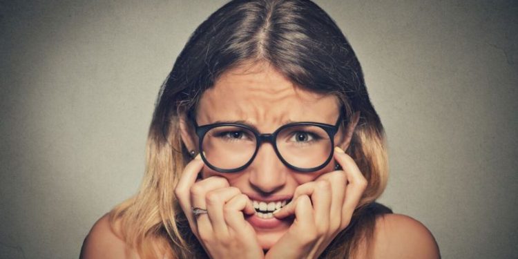 ¿Lo sabías? Esta es la razón por la que muchas personas se comen las uñas, según la psicología