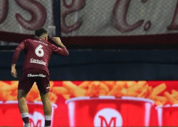 Marcich, bromeó con el golazo de Aquino: “Cuenta como asistencia”