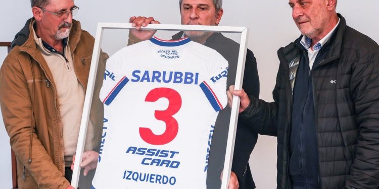 Nacional retiró camiseta tres en homenaje a Juan Izquierdo