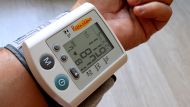 Alerta hipertensión: el nuevo valor de presión que recomiendan para prevenir infartos y ACV
