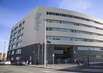 Un padre consigue dejar de pagar una pensión a su hija de 28 años que cobra más que él