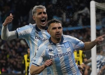 Racing quiere seguir festejando contra Argentinos