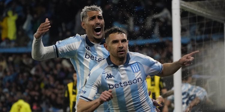 Racing quiere seguir festejando contra Argentinos