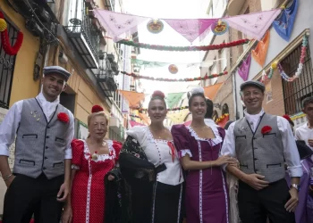 45 años engalanando San Cayetano: «Recaudamos 17.000 pesetas para recuperar la tradición»