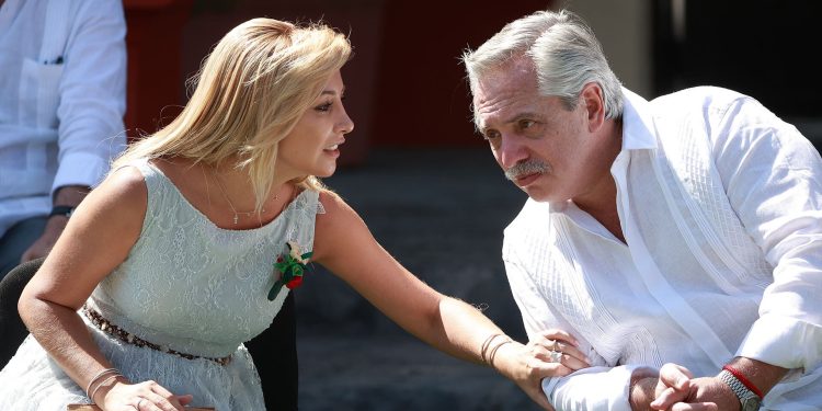 Un fiscal pidió que Alberto Fernández sea enviado a juicio por violencia contra Fabiola Yañez