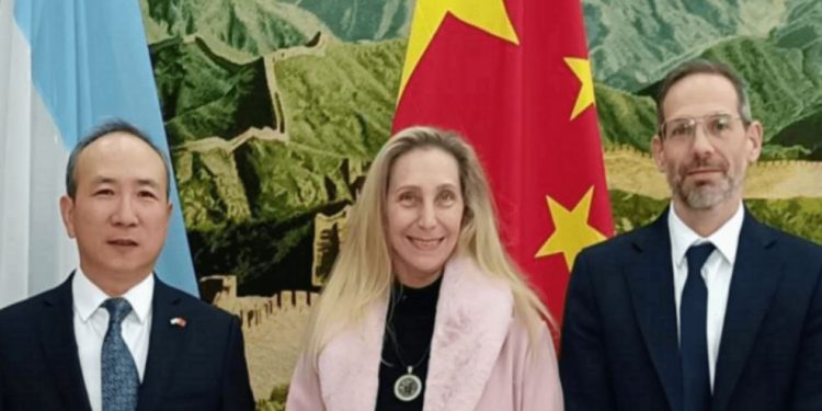 China reafirma apoyo al gobierno de Milei en conmemoración de su 76° aniversario