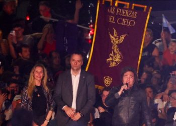 El Presidente lanzó la campaña en Córdoba y dijo que los audios de Spagnuolo son falsos, aunque el propio exfuncionario nunca los negó