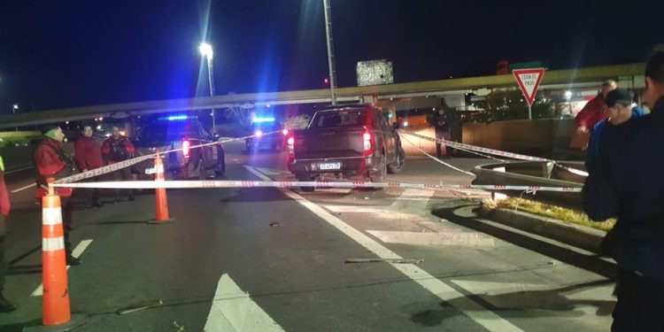 Persecución a los tiros (18) en la Autopista Cámpora: detienen a un “criminal” que intentó atropellar a un policía