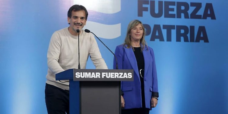 Euforia y clima triunfal en el búnker de Fuerza Patria tras victoria en elecciones legislativas bonaerenses. Video bunker vivo
