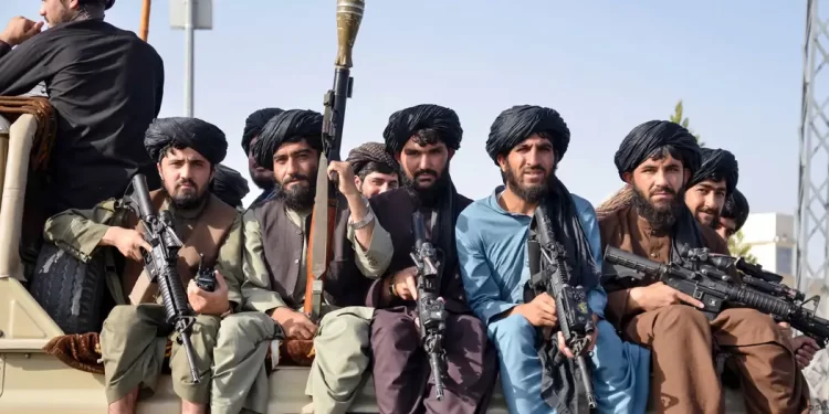 Los talibanes rechazan devolver la base aérea de Bagram