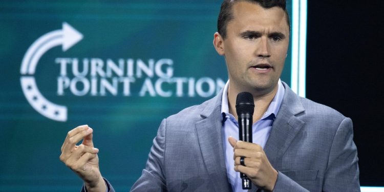Charlie Kirk fallece tras ser baleado en evento universitario en Utah. “El grande, y hasta legendario, Charlie Kirk, ha muerto, dijo Trump