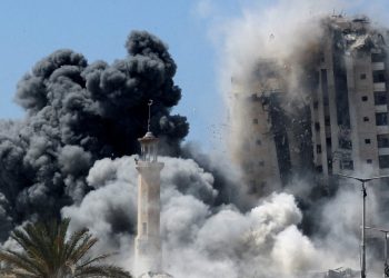 Golpe aéreo sobre torre en Gaza: Israel afirma uso militar de Hamás e informa medidas para proteger a civiles