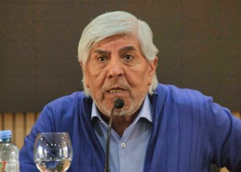 Curioso: Moyano acuerda paritaria semestral por debajo de la inflación y envía un guiño al Gobierno