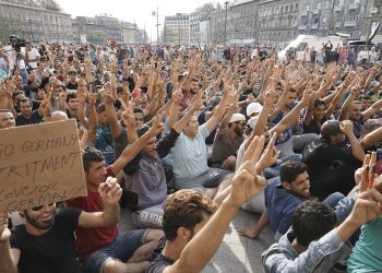 El suicidio de Alemania: advierten que podría convertirse en un país de mayoría musulmana hacia 2040