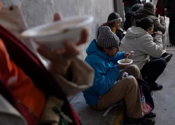 Diputados radicales celebran baja de la pobreza pero reclaman reformas estructurales