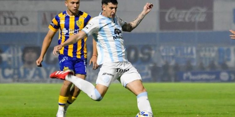 A Atlanta se le escapó un partido insólito en Salta y Deportivo Madryn quedó a un paso de la final en la Primera Nacional