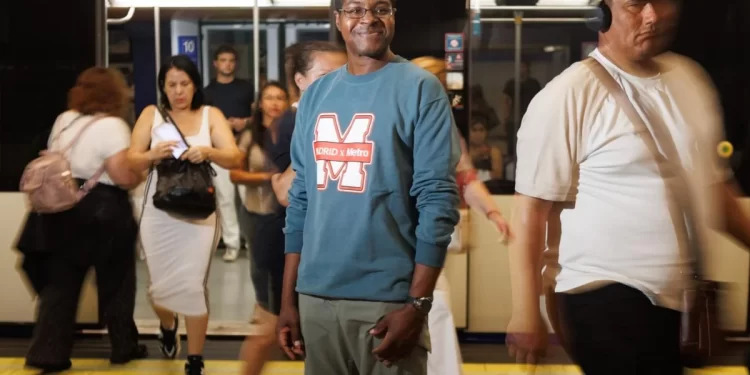 El Usain Bolt del metro busca batir su propio récord de 12 horas pese a la L6: «Mi ruta es secreta. Me han querido ganar»