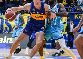 Boca sigue de copas: le ganó por la Liga Nacional a Racing y festejó la derrota de River