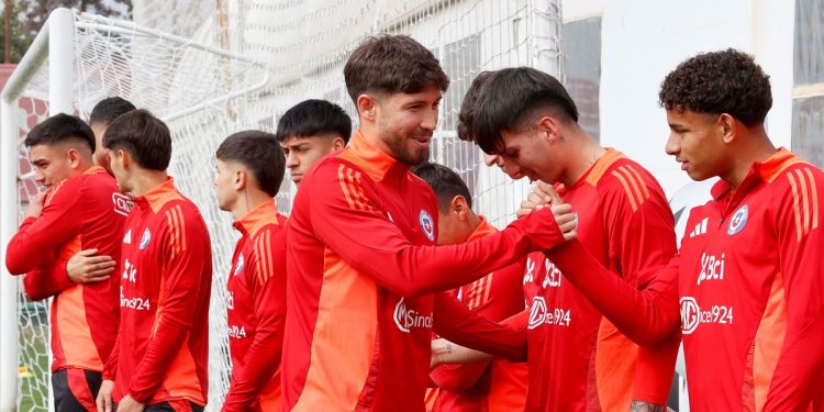 Con dos jugadores ingleses y la figura de uno de los cinco grandes, Chile presentó la primera convocatoria con la cabeza en el Mundial… 2030