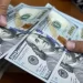 Dólar oficial toca $1.475 en el Banco Nación y el blue cierra en $1.455. El poco serio Dólar tarjeta $1917