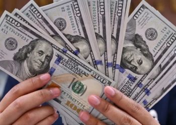 Codicia mata miedo: el dólar rozó el techo de la banda y aparecen vendedores