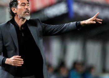 Domínguez, tras la eliminación de Estudiantes: de “estuvimos a la altura” a “los maniatamos”