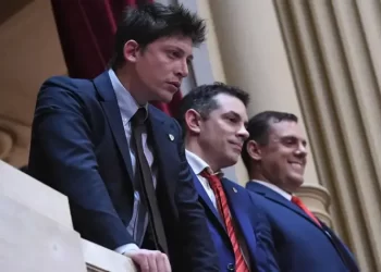 Milei habló de su autocrítica, anunció cambios en la estrategia electoral y desairó al Gordo Dan, quien responde a Santiago Caputo