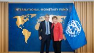 El Gobierno interviene el dólar: qué dice el FMI sobre la decisión de Caputo