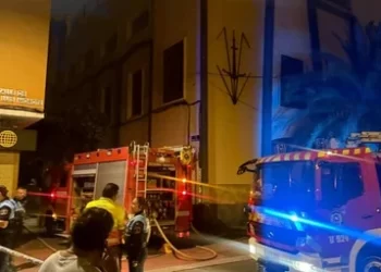 Un menor se encuentra en estado grave por el incendio de un inmueble en Gran Canaria