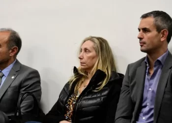 Revelan pago anticipado del 3% por “gastos” en contrato de pañales del PAMI