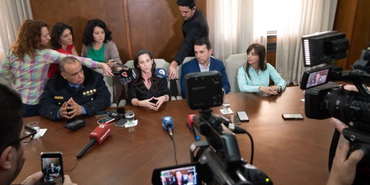 La ministra del Seguridad dio detalles del operativo que permitió “rescatar” a la alumna armada de La Paz