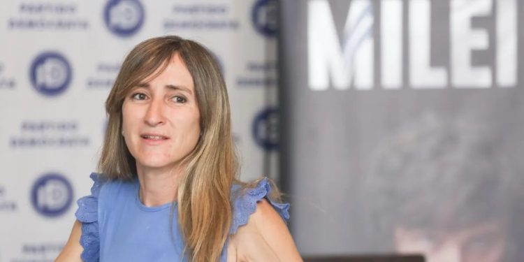 Mercedes Llano presentó un proyecto para castigar la incompetencia de los empleados públicos