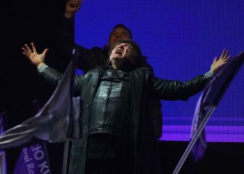 Milei va a fondo en el primer plebiscito de su gestión