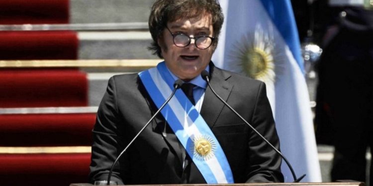 Según una encuesta, un tercio de los argentinos está conforme con el rumbo del país