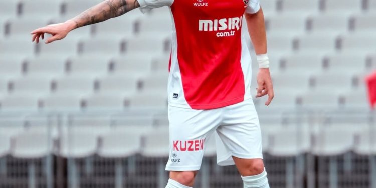 Tras su salida de River, Kranevitter volvió a jugar en Turquía