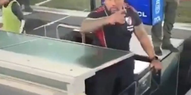 Viral: la reacción de la Roca de River con un grupo de hinchas tras el 1-2 vs. Riestra