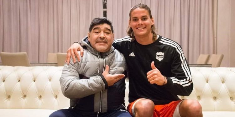 Vivió en una pieza con siete chicos, una charla con Maradona le abrió la cabeza y busca ascender con Deportivo Madryn