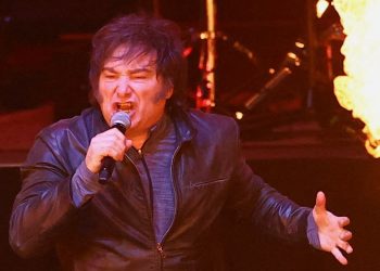 Milei desvía la atención de los escándalos y espera llegar cómodo a las elecciones