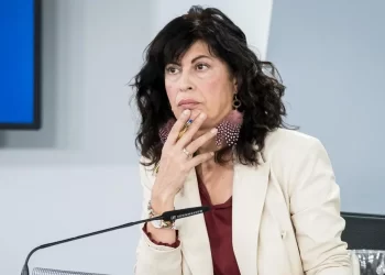 El Parlamento acuerda demandar el cese de la ministra de Igualdad Ana Redondo