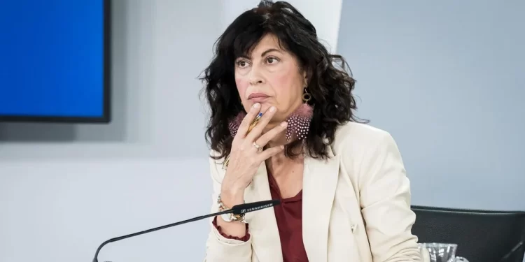 El Parlamento acuerda demandar el cese de la ministra de Igualdad Ana Redondo