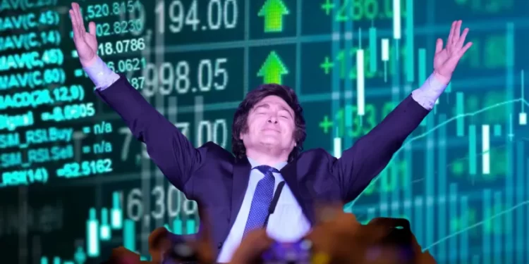 Euforia en los mercados tras el triunfo de Milei: el Merval sube 32% en dólares y las acciones argentinas saltan hasta 50% en Wall Street