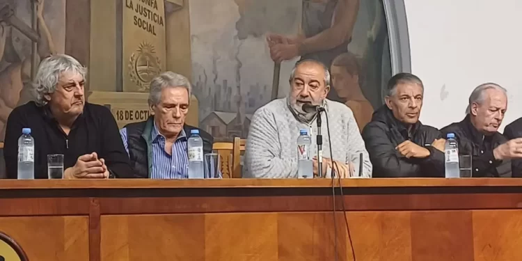 Gremialistas se atrincheran contra la reforma laboral que podría atraer inversiones millonarias