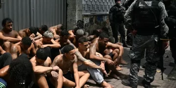 Narcos y violencia en Río de Janeiro: más de 60 muertos en la mayor operación policial contra el Comando Vermelho