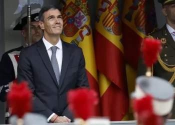 El rechazo a Sánchez en el Palacio Real descafeína la recepción del 12-O. Abucheos y vergonzoso escape
