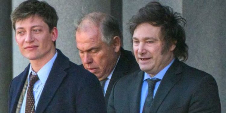 Caputo se integrará al gabinete oficial con respaldo presidencial al tiempo que se enfrenta a ministros