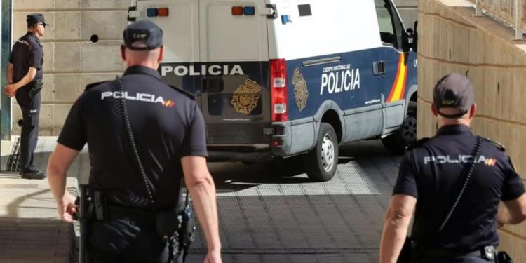 Detienen a un hombre acusado de robar en varias casas de campo en Valencia