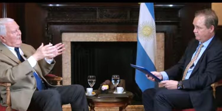 Auel plantea una Argentina “post industrial” basada en soberanía tecnológica y estrategia nacional